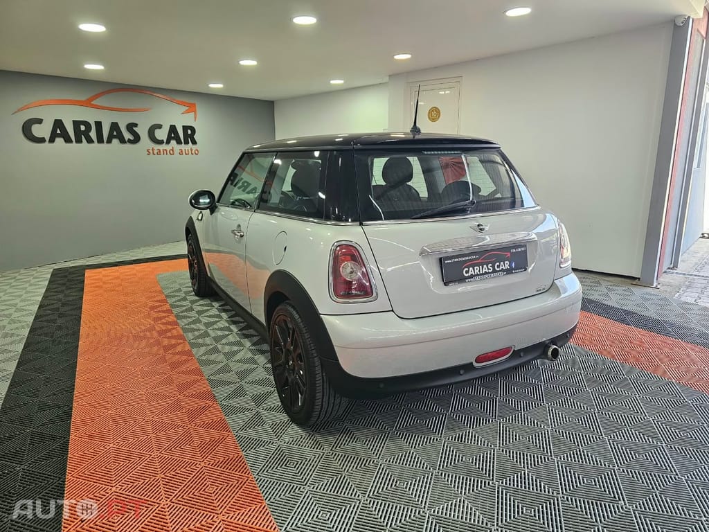 MINI Cooper D Edição Camden 50 anos