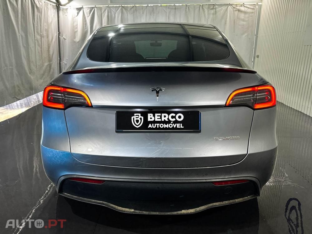 Tesla Model Y Performance Dual Motor AWD