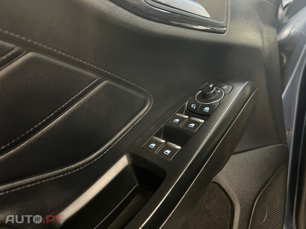 Ford Focus 1.0 EcoBoost MHEV ST-Line