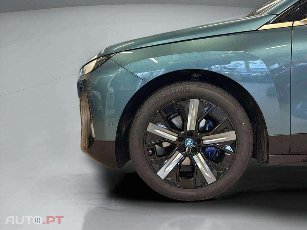 BMW iX XDrive40