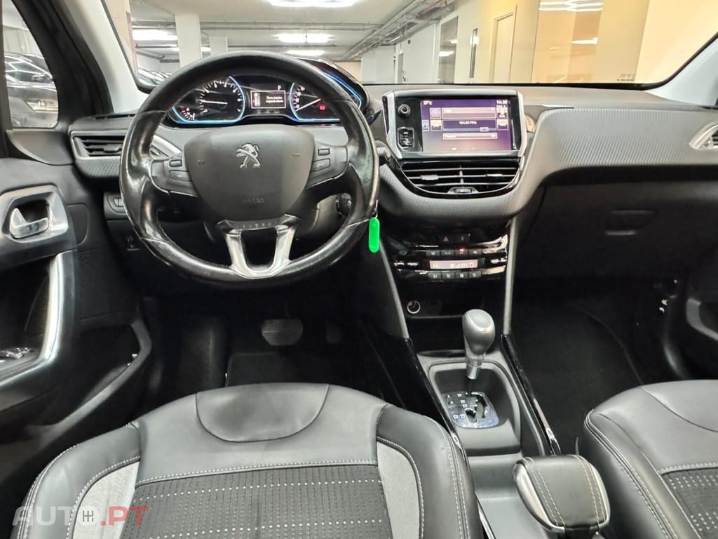 Peugeot 2008 1.2 PureTech Style EAT6