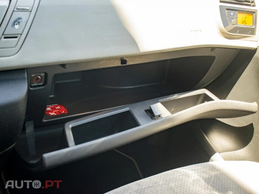 Citroen C4 Picasso Outro