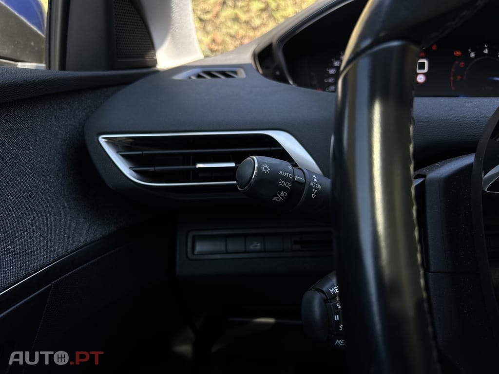 Peugeot 3008 1.2 PureTech Allure EAT8