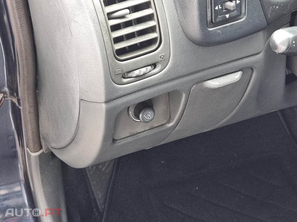 Mitsubishi Lancer 1.3 GLX