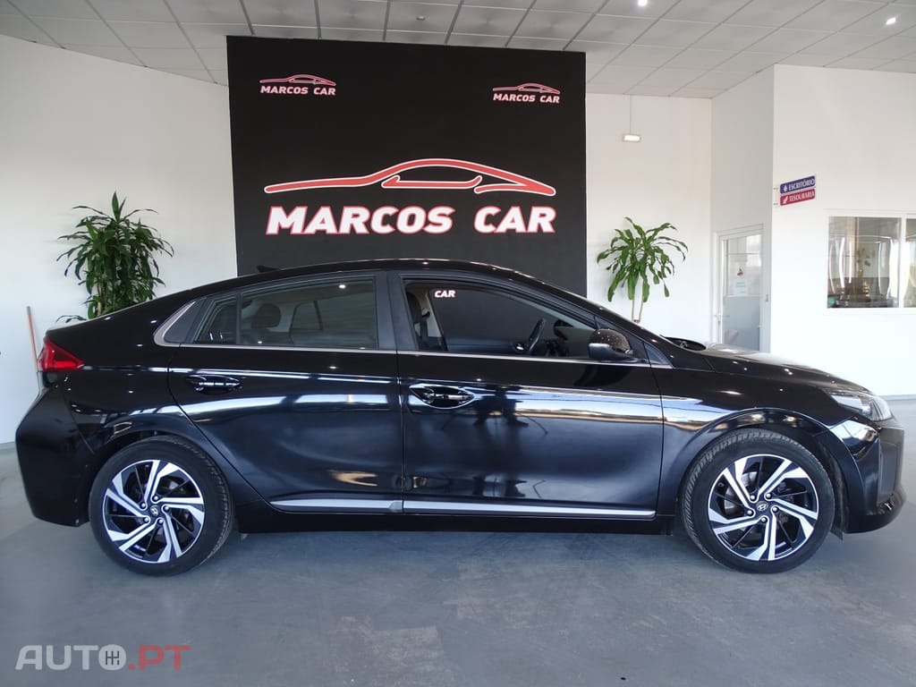 Hyundai Ioniq 1.6 GDI HEV Hybrid Tech