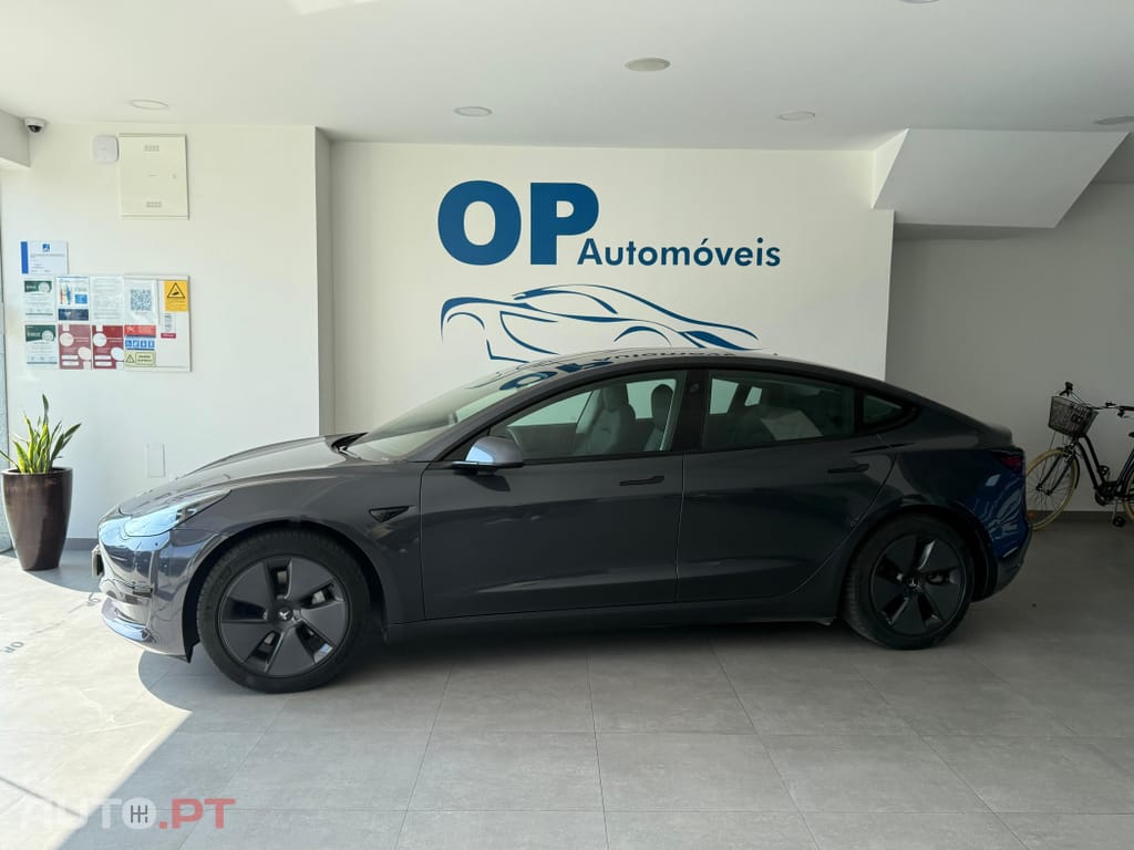 Tesla Model 3 Outro