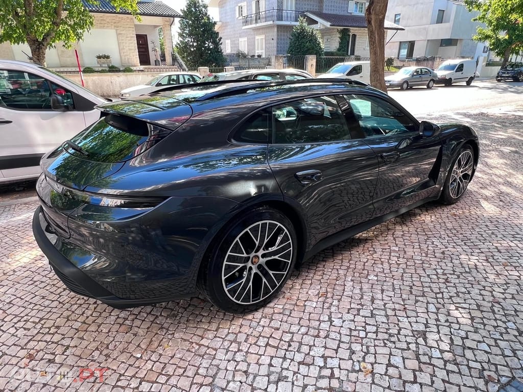 Porsche Taycan Standard