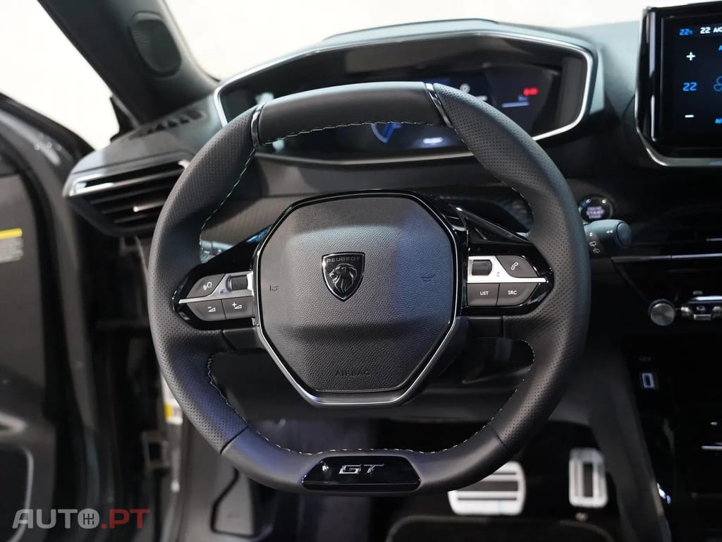 Peugeot E-2008 54 kWh GT