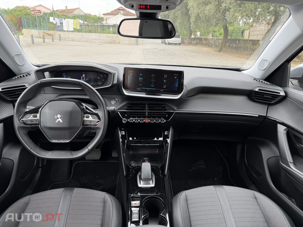Peugeot E-2008 50 kWh Allure