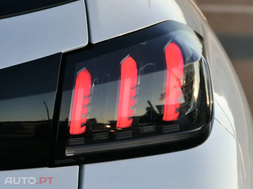 Peugeot E-208 50 kWh GT