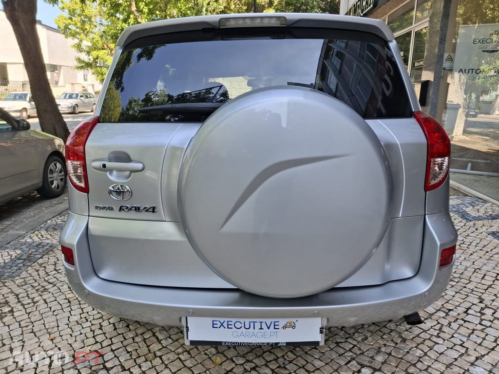 Toyota RAV4 2.2 D-4D X NAVI+RF+BM