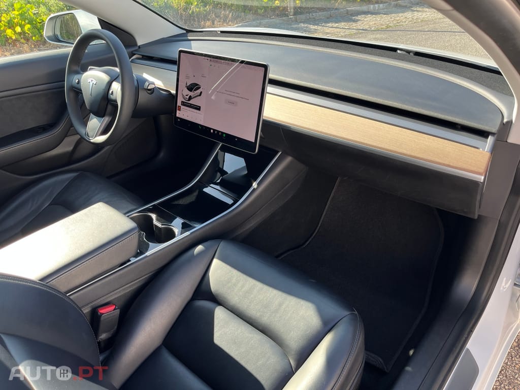 Tesla Model 3 Tração Traseira