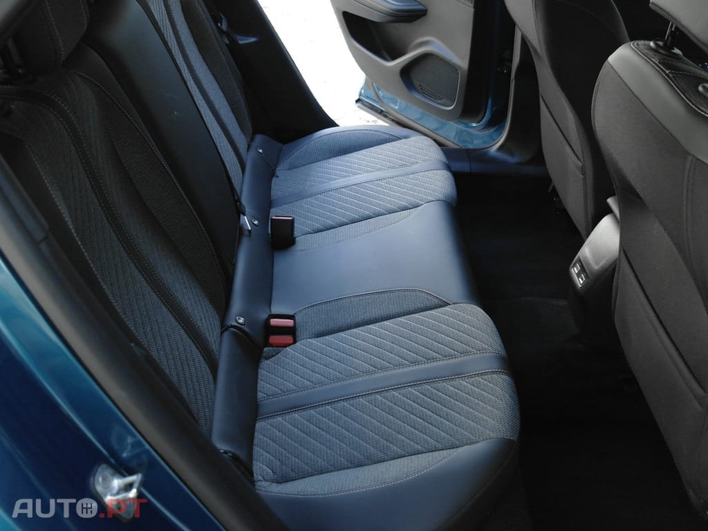 Peugeot E-2008 54 kWh Allure