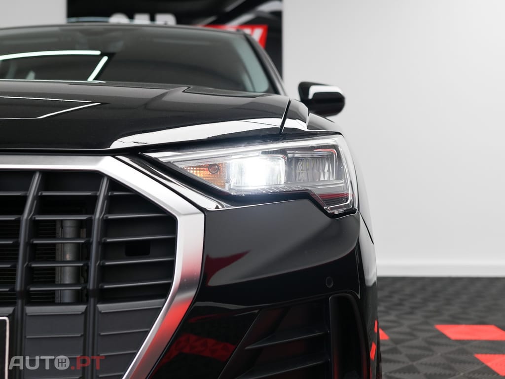 Audi Q3 45 TFSIe S line S tronic