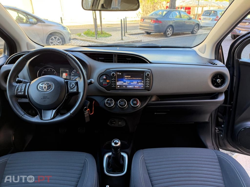 Toyota Yaris 1.0 VVT-i Comfort +PS Style +P.Techno