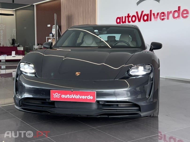 Porsche Taycan 4