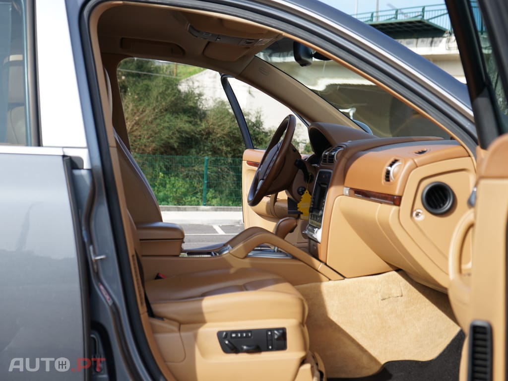 Porsche Cayenne Tiptronic