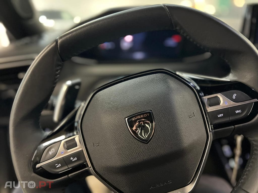 Peugeot 2008 1.2 Hybrid Allure e-DCS6