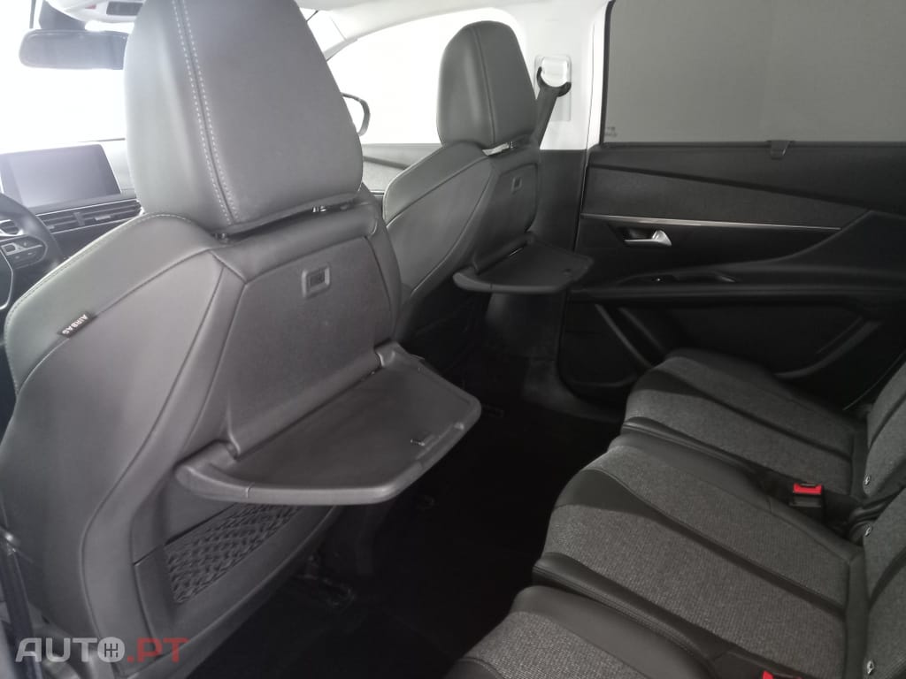 Peugeot 5008 1.5 BlueHDi Allure EAT8