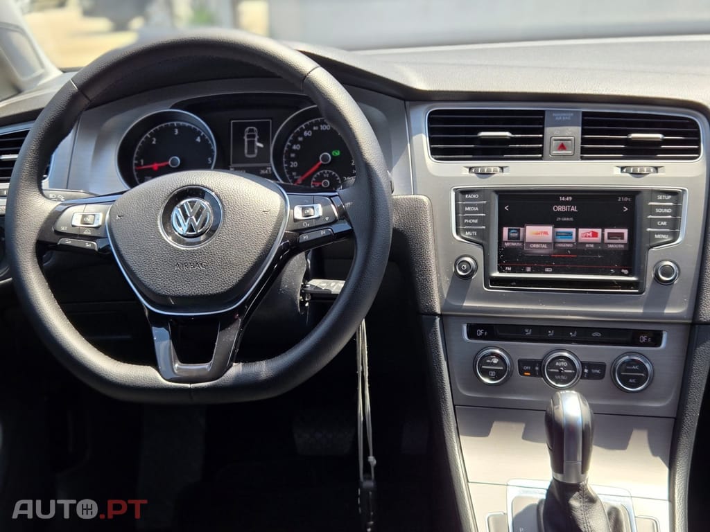 Volkswagen Golf Variant 1.6 TDi Highline DSG