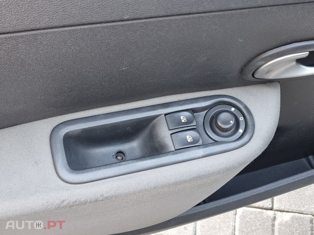 Renault Clio 1.2 16V Confort