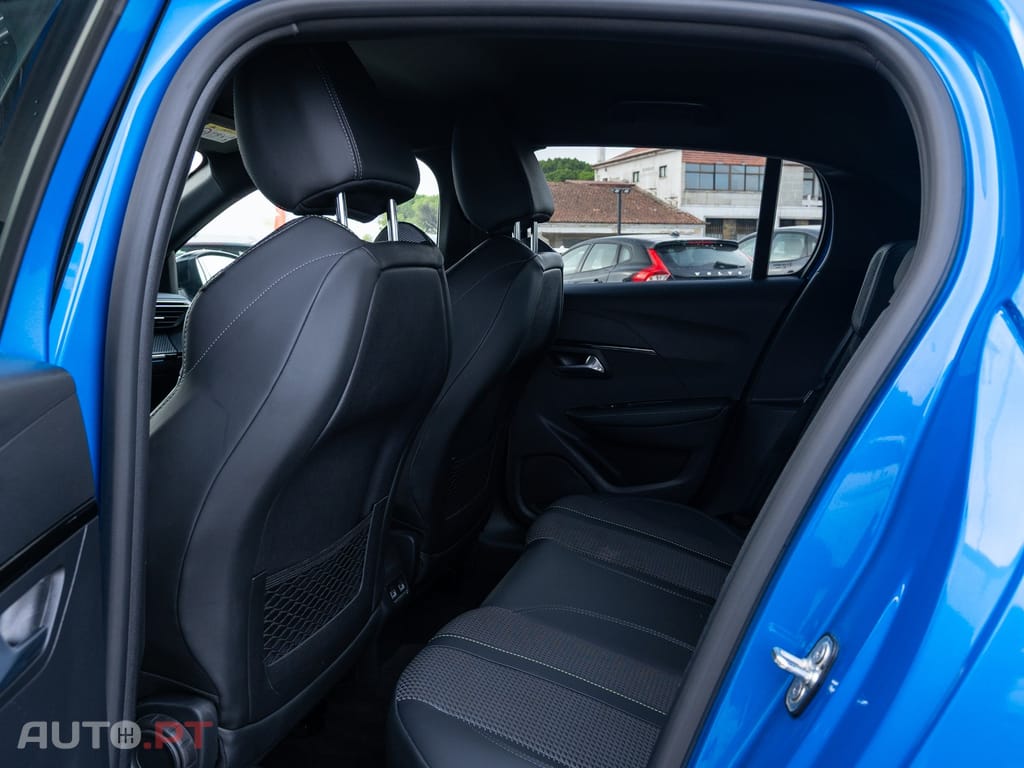 Peugeot E-208 50 kWh GT