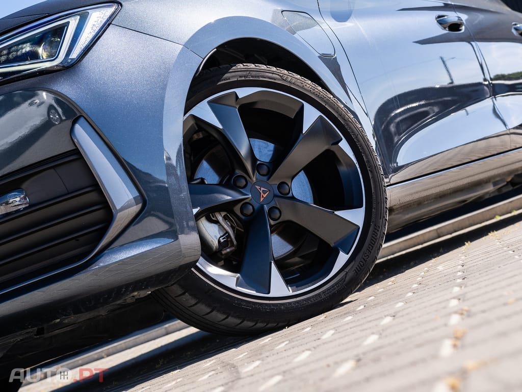 Cupra Leon 1.4 e-Hybrid MID DSG