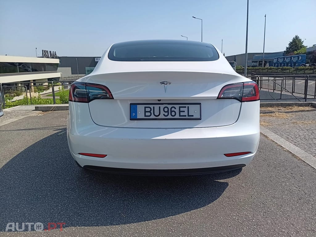 Tesla Model 3 Standard Range Plus RWD
