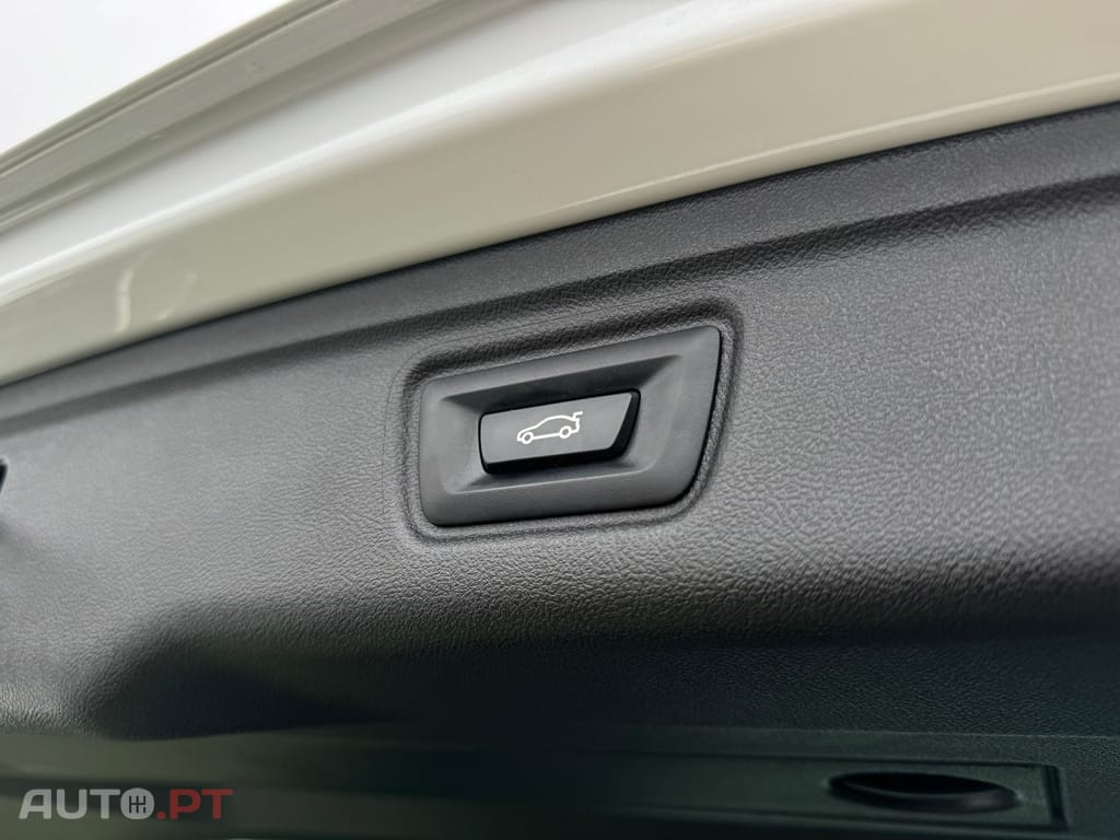 BMW 320 e Touring Corporate Edition Auto