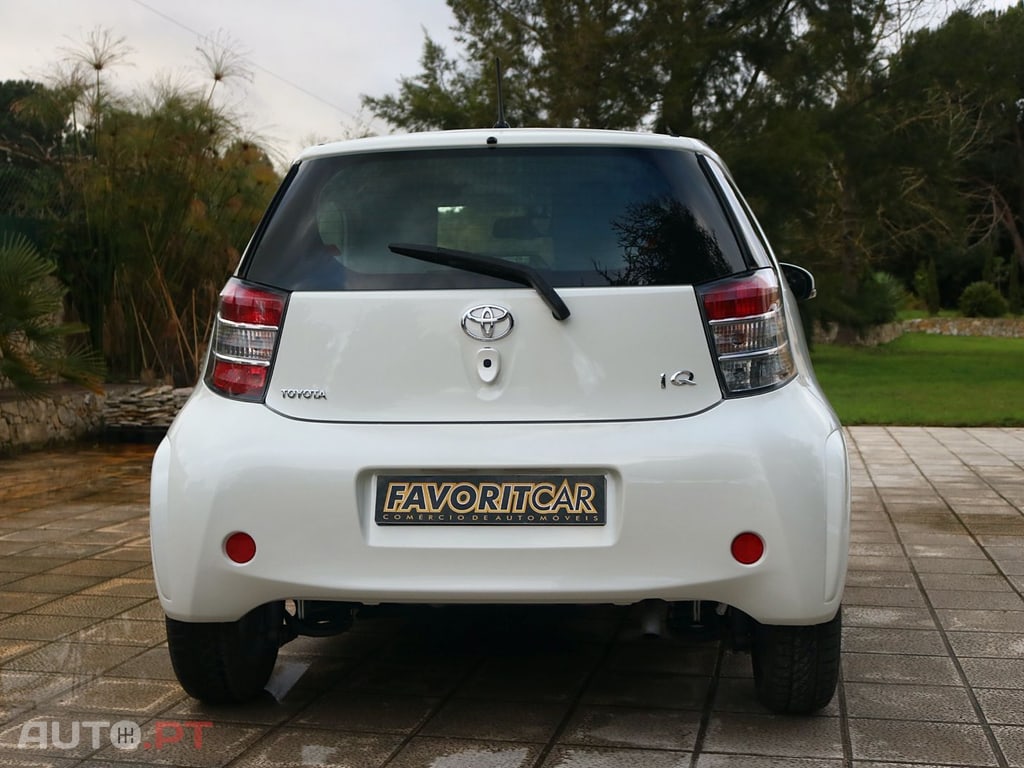 Toyota iQ 1.0 VVT-i Essential+AC