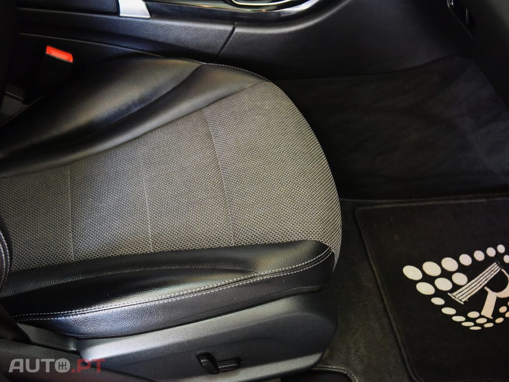 Mercedes-Benz C 300 BlueTEC Hybrid AMG Line