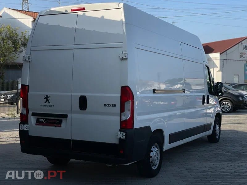 Peugeot Boxer 2.2 Blue HDi 335 L3H3 Pro