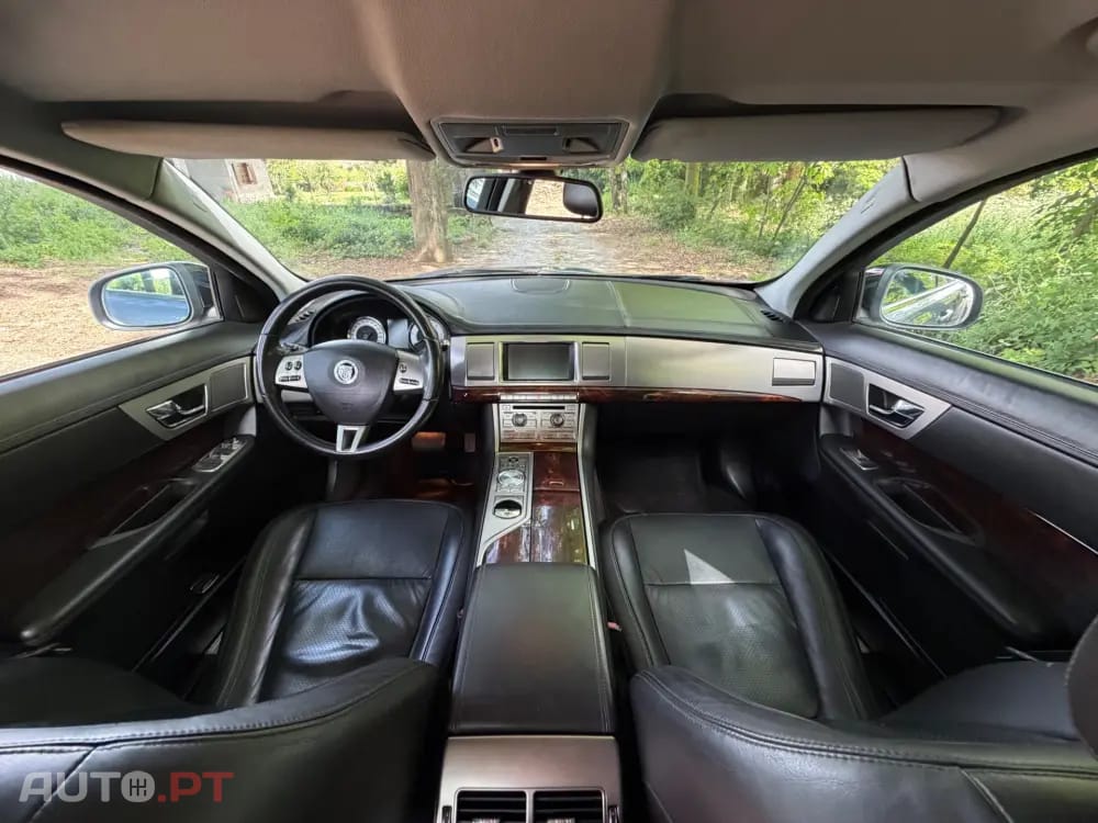 Jaguar XF 2.7 D V6 Premium Luxury