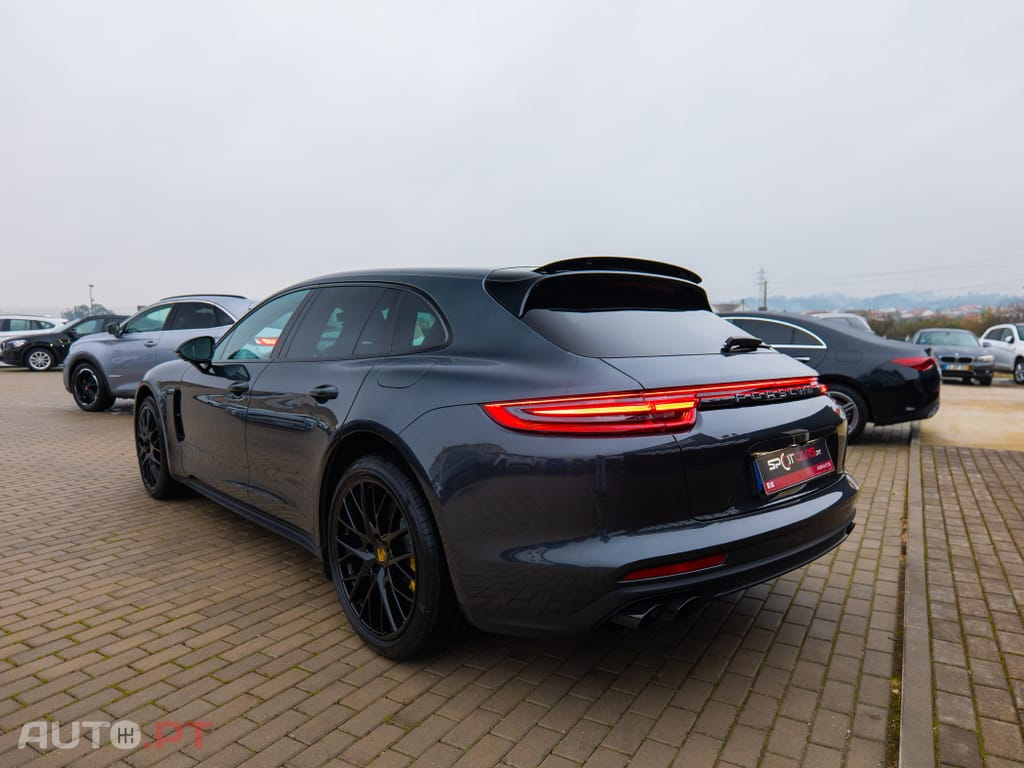 Porsche Panamera 4 E-Hybrid