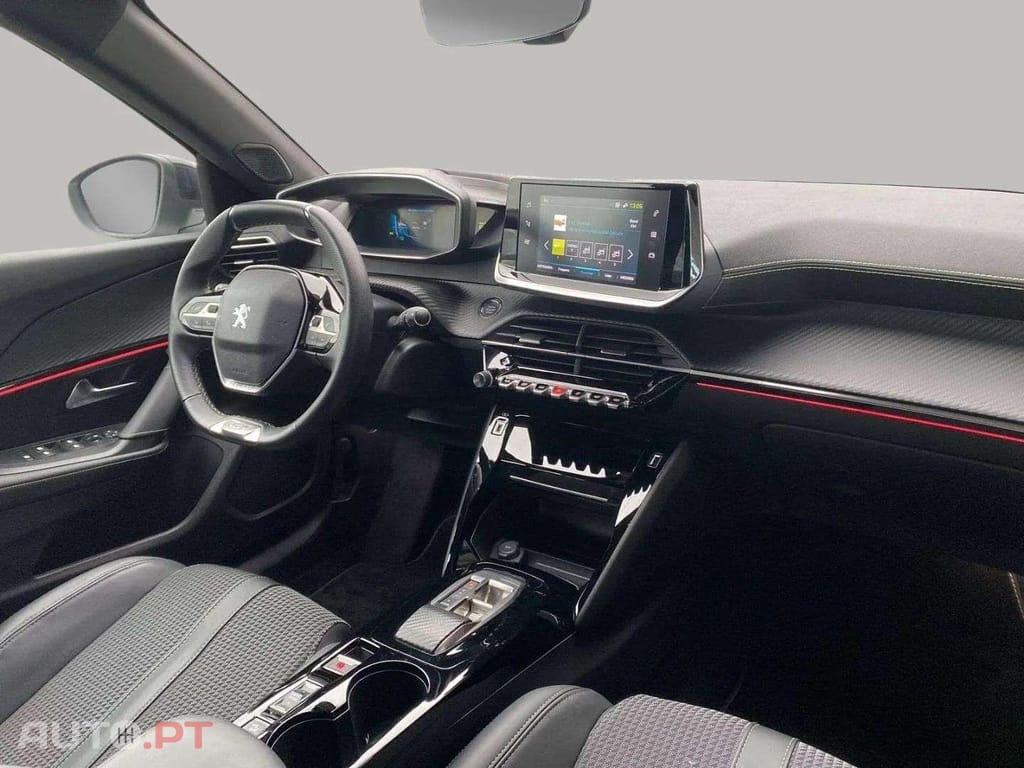 Peugeot E-2008 GT