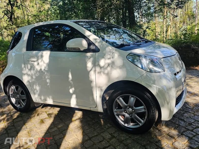 Toyota iQ 1.0 VVT-i Essential+AC