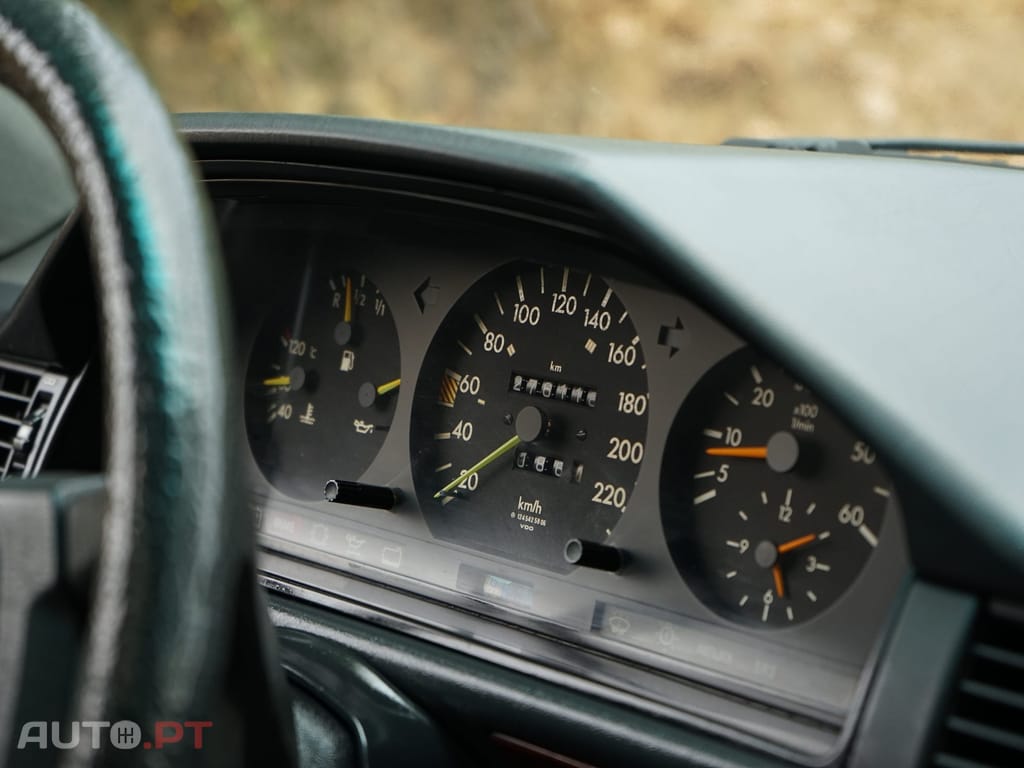 Mercedes-Benz 300 D 4 MATIC W124