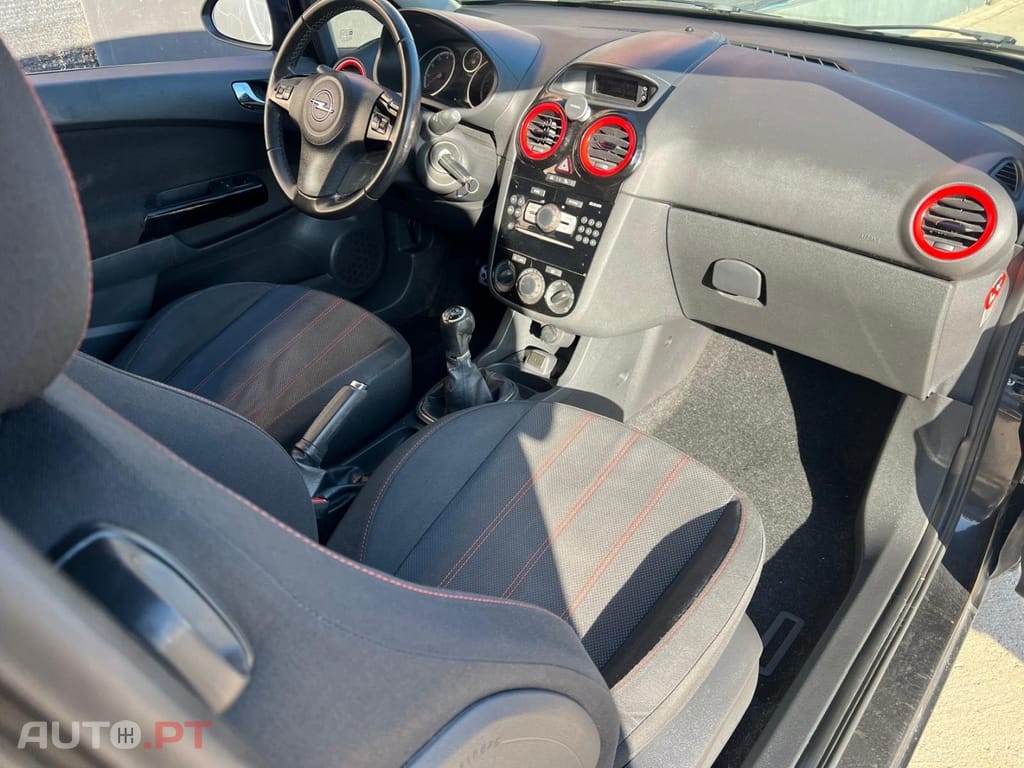 Opel Corsa 1.2 Black Edition