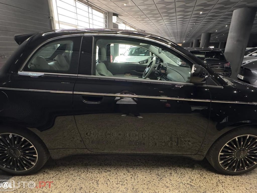 Fiat 500e La Prima