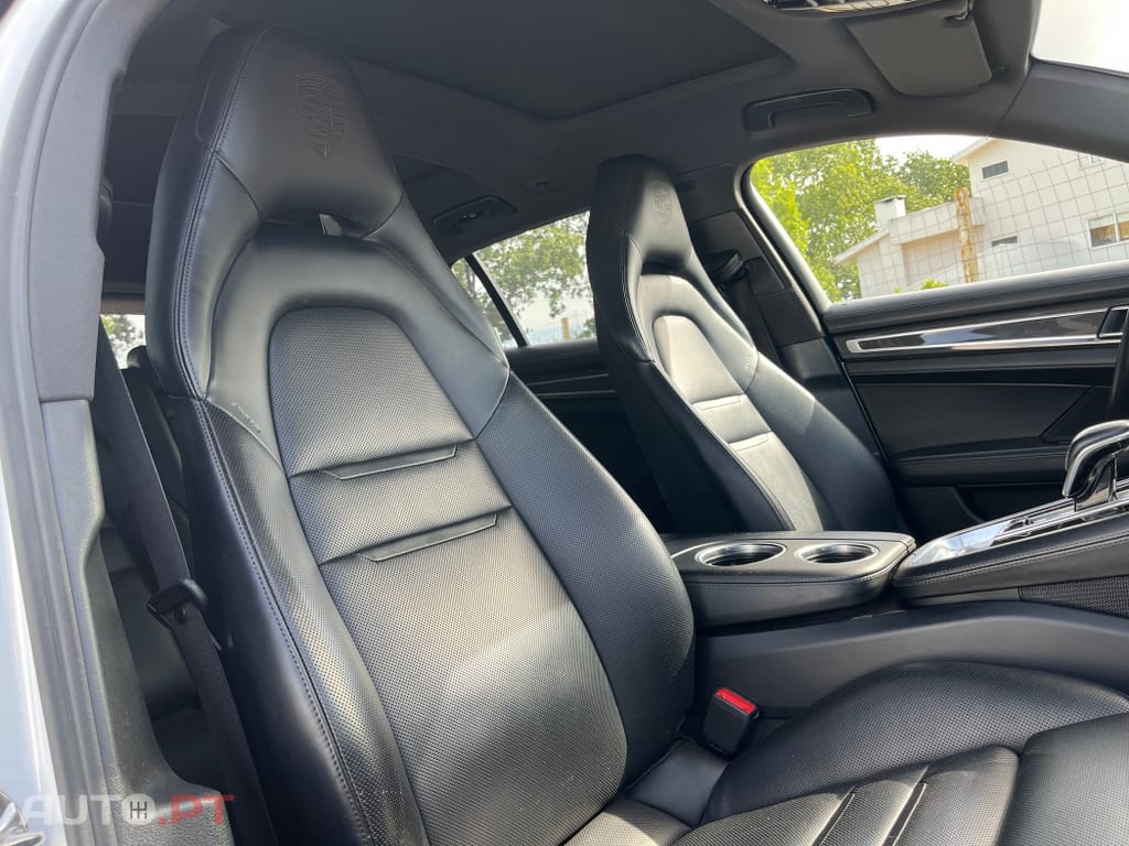 Porsche Panamera 4 E-Hybrid