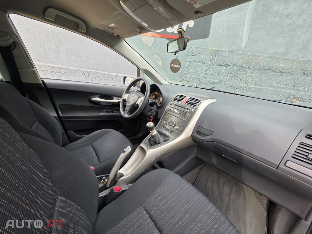 Toyota Auris 1.33 VVT-i Comfort+J16