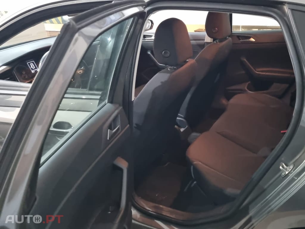 Volkswagen Polo 1.0 Confortline