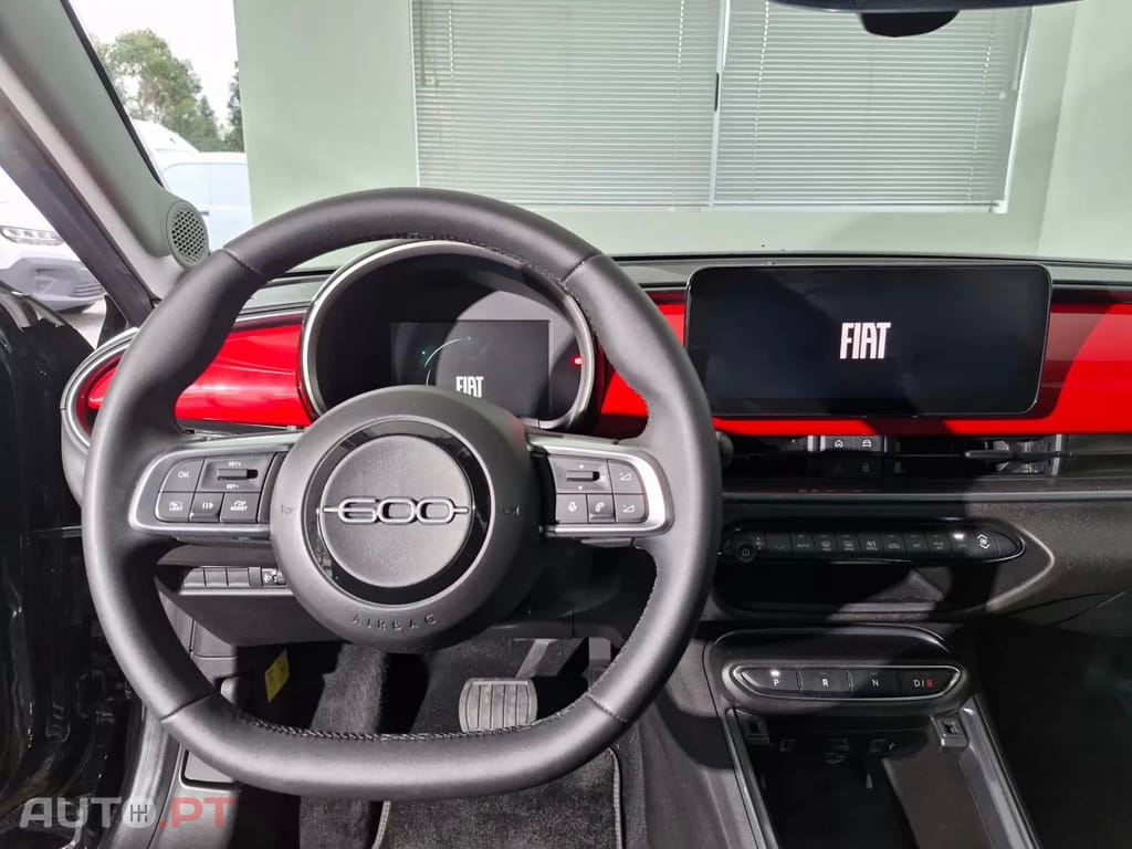 Fiat 600e 54 kWh (RED)