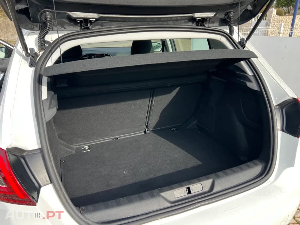 Peugeot 308 1.5 BlueHDi Business Line