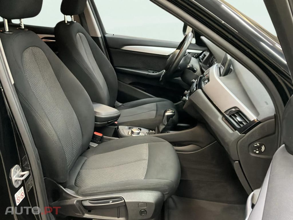 BMW X1 xDrive25e Advantage