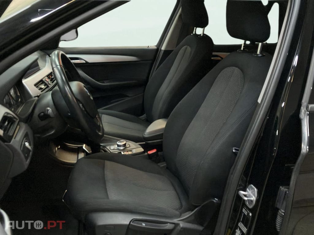 BMW X1 xDrive25e Advantage