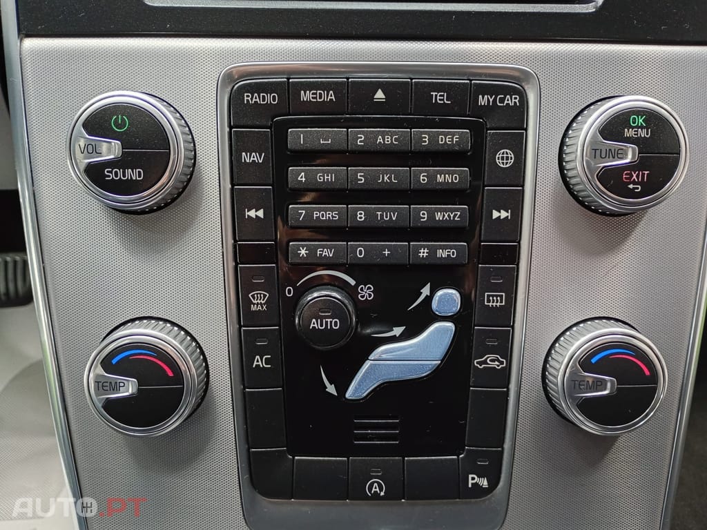 Volvo V60 2.0 D2 R-Design Momentum