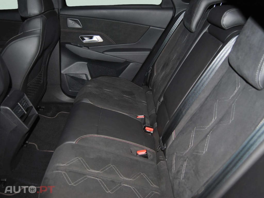 DS DS7 E-Tense Performance Line EAT8