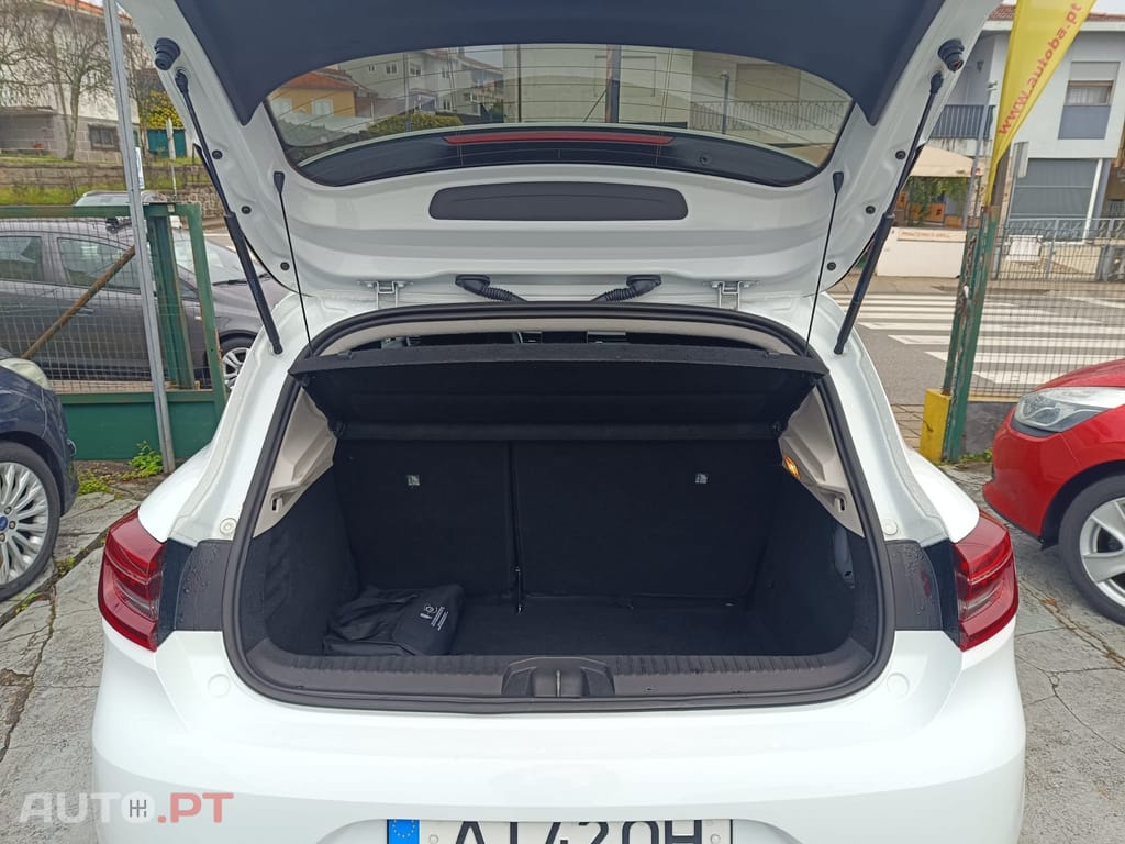 Renault Clio 1.0 TCe Limited Bi-Fuel