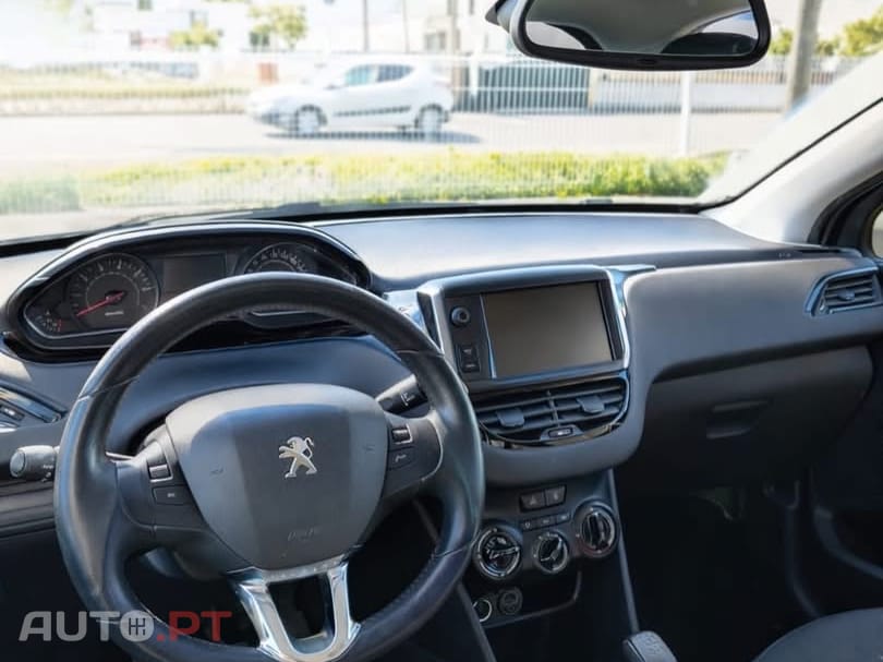 Peugeot 208 208 1.2 Gasolina 2014